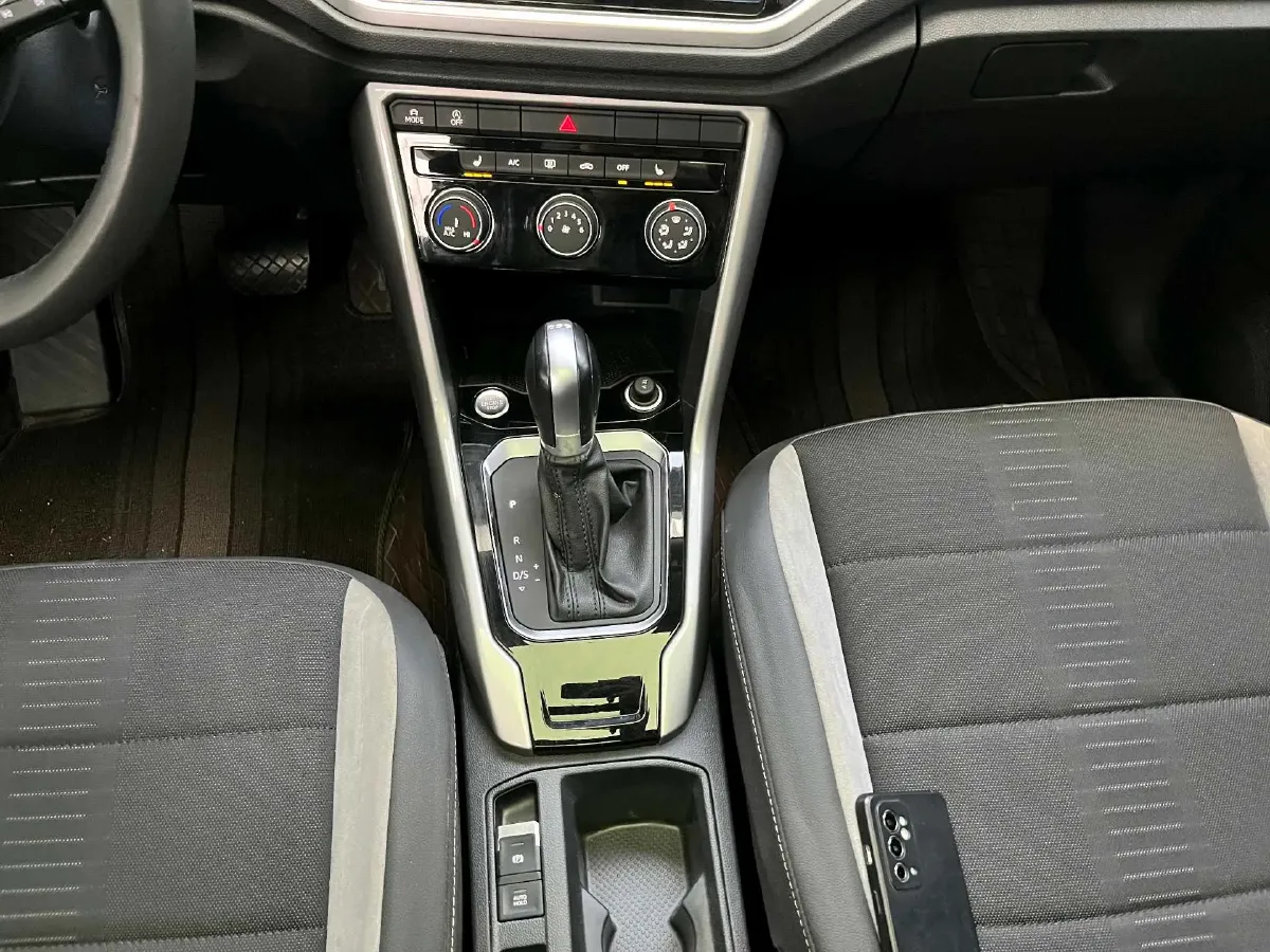 2022 Volkswagen T-Roc 1.4T 150HP L4 7DCT,autocango,china used car exporter,china ev exporter,chinese used car exporter,chinese used ev exporter