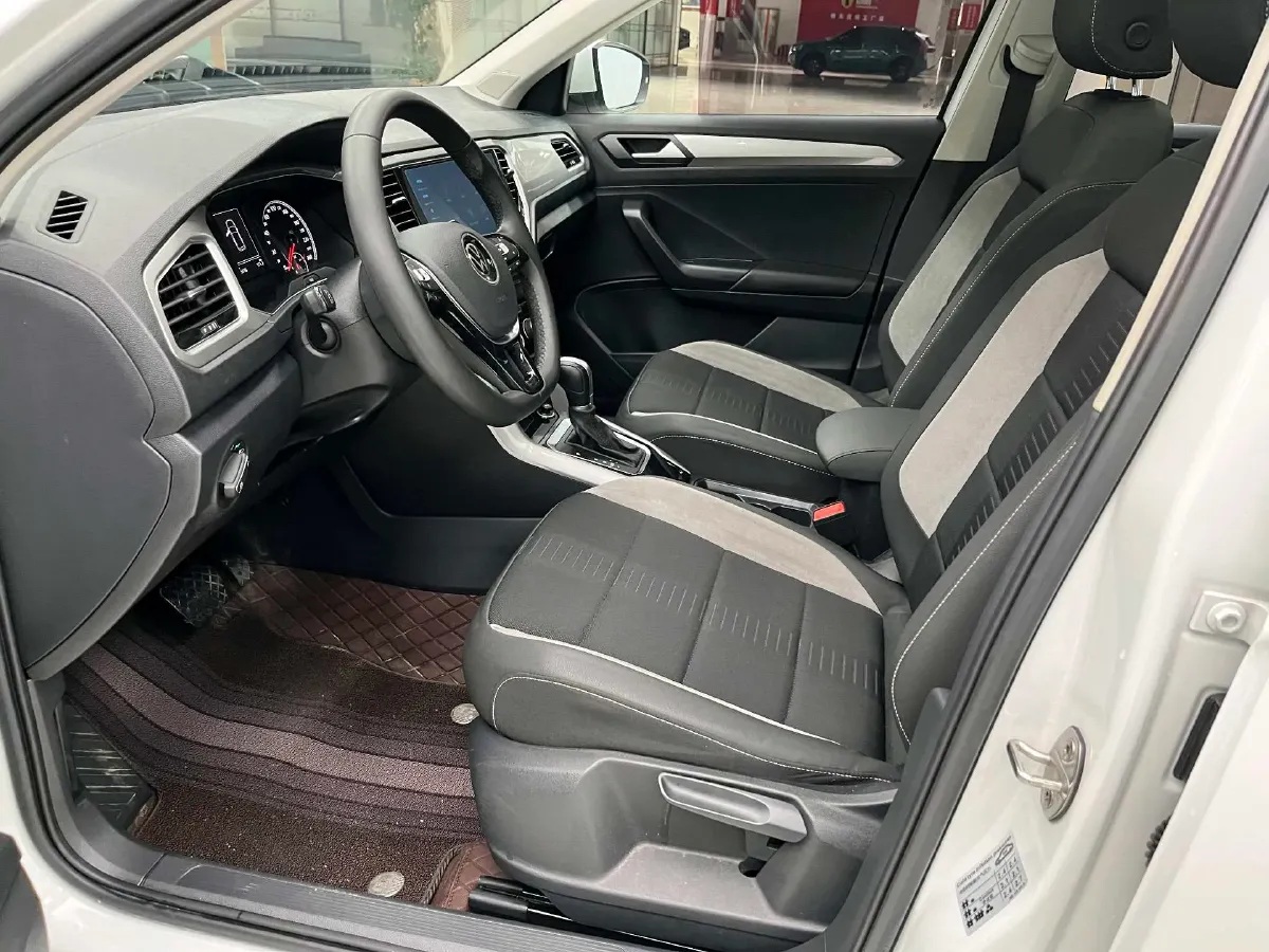 2022 Volkswagen T-Roc 1.4T 150HP L4 7DCT,autocango,china used car exporter,china ev exporter,chinese used car exporter,chinese used ev exporter