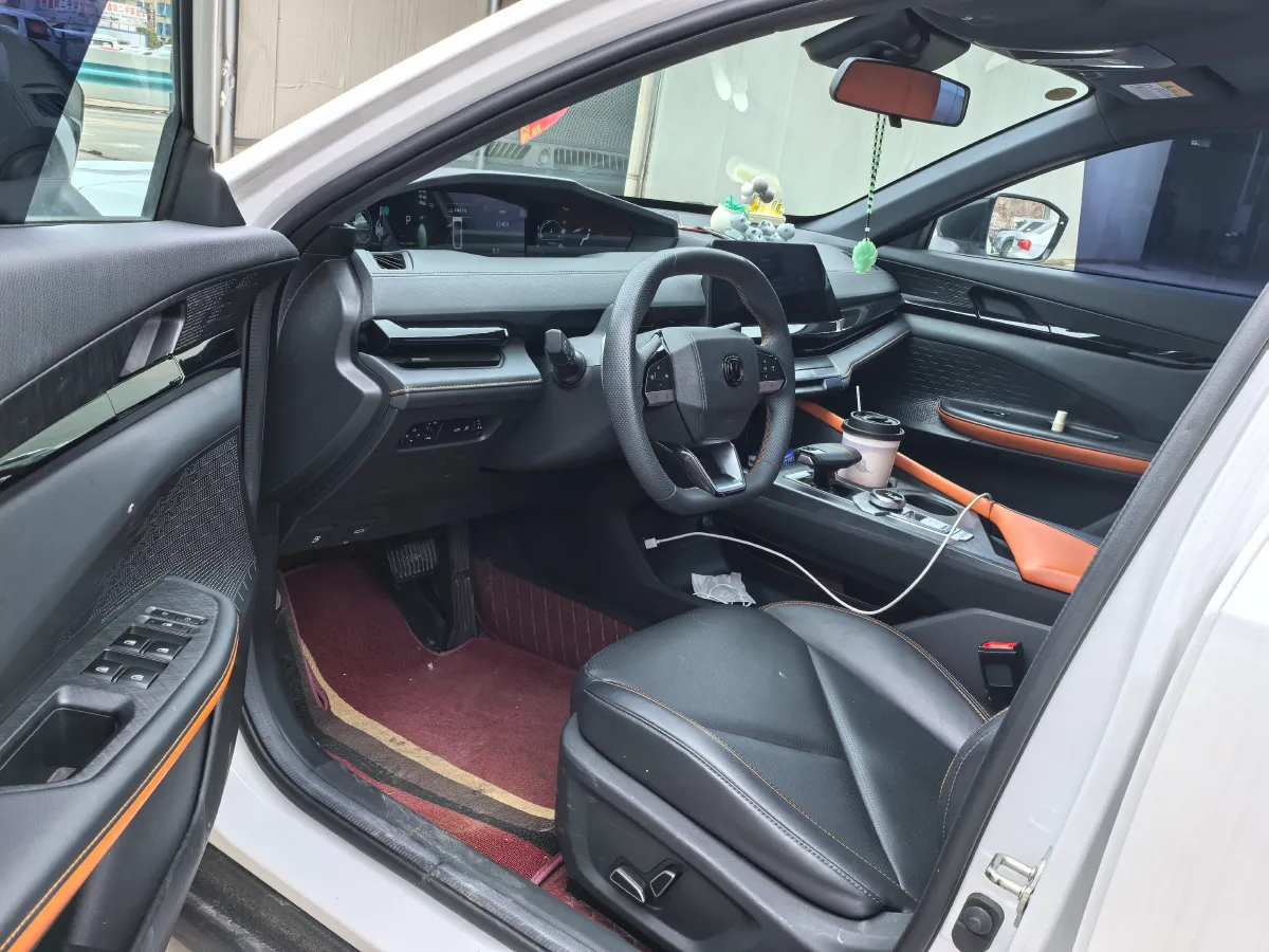 2022 ChangAn UNI-V 1.5T 188HP L4 7DCT,autocango,china used car exporter,china ev exporter,chinese used car exporter,chinese used ev exporter