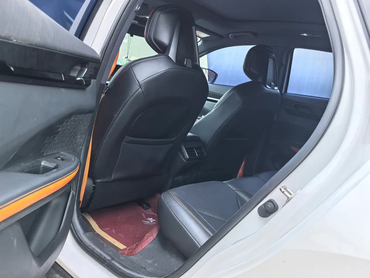 2022 ChangAn UNI-V 1.5T 188HP L4 7DCT,autocango,china used car exporter,china ev exporter,chinese used car exporter,chinese used ev exporter