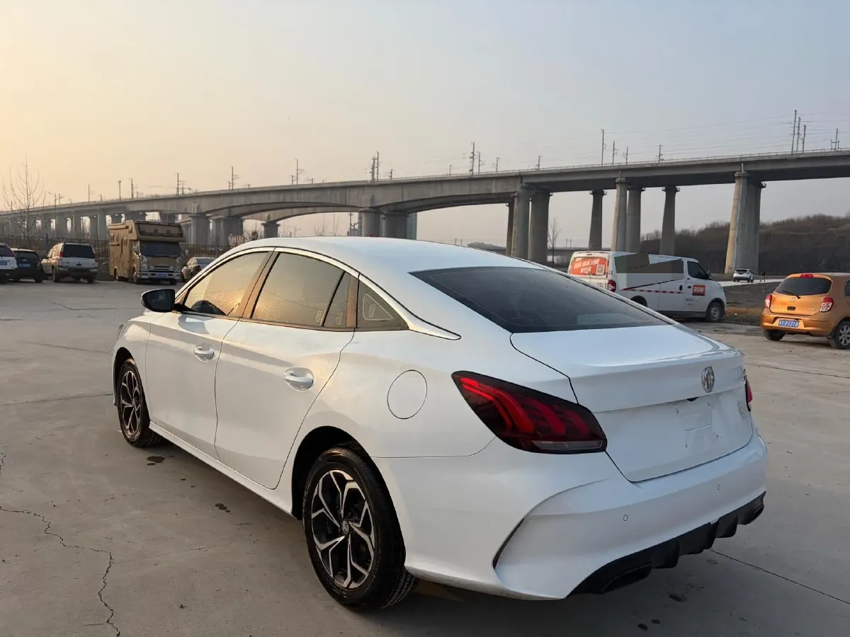 2023 MG 5 1.5L 129HP L4 5MT,autocango,china used car exporter,china ev exporter,chinese used car exporter,chinese used ev exporter
