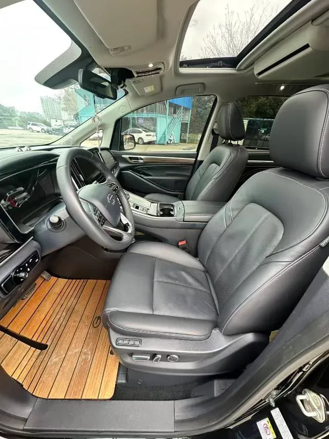 2021 GAC Trumpchi M8 2.0T 252HP L4 8AT,autocango,china used car exporter,china ev exporter,chinese used car exporter,chinese used ev exporter