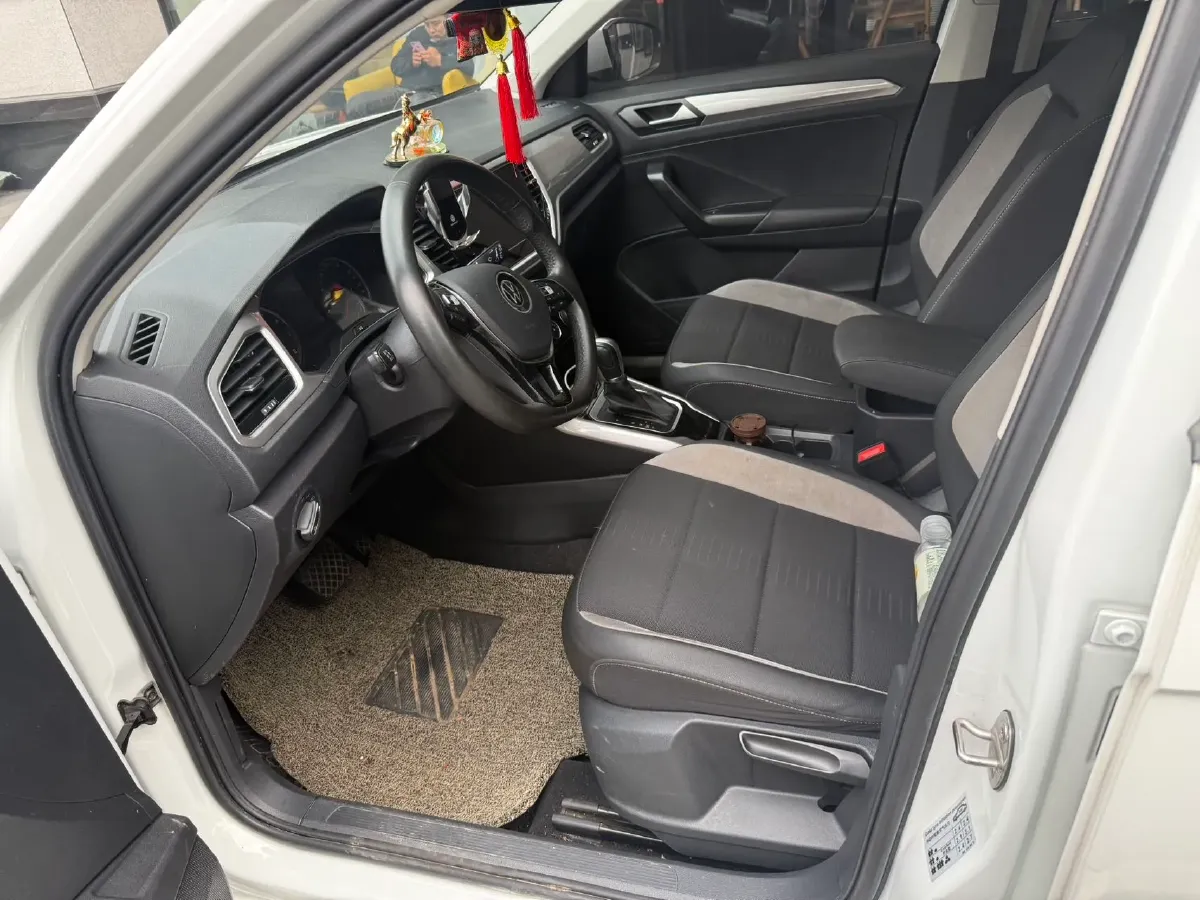 2022 Volkswagen T-Roc 1.4T 150HP L4 7DCT,autocango,china used car exporter,china ev exporter,chinese used car exporter,chinese used ev exporter