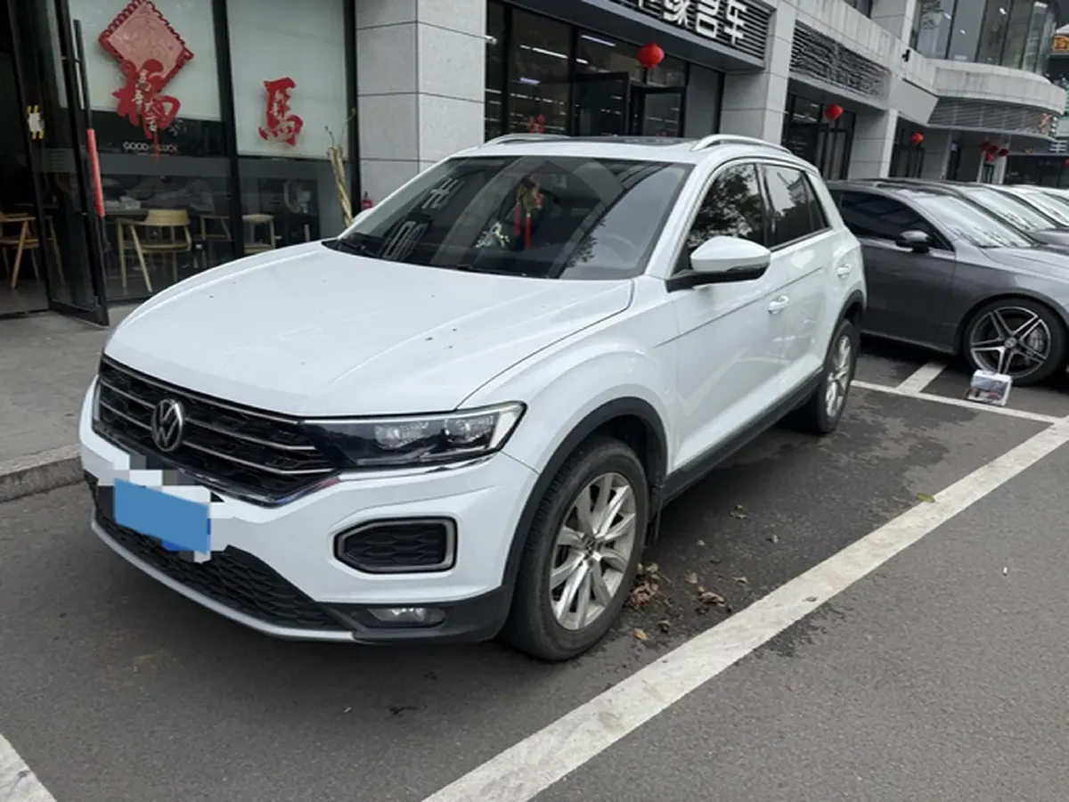 2022 Volkswagen T-Roc 1.4T 150HP L4 7DCT,autocango,china used car exporter,china ev exporter,chinese used car exporter,chinese used ev exporter