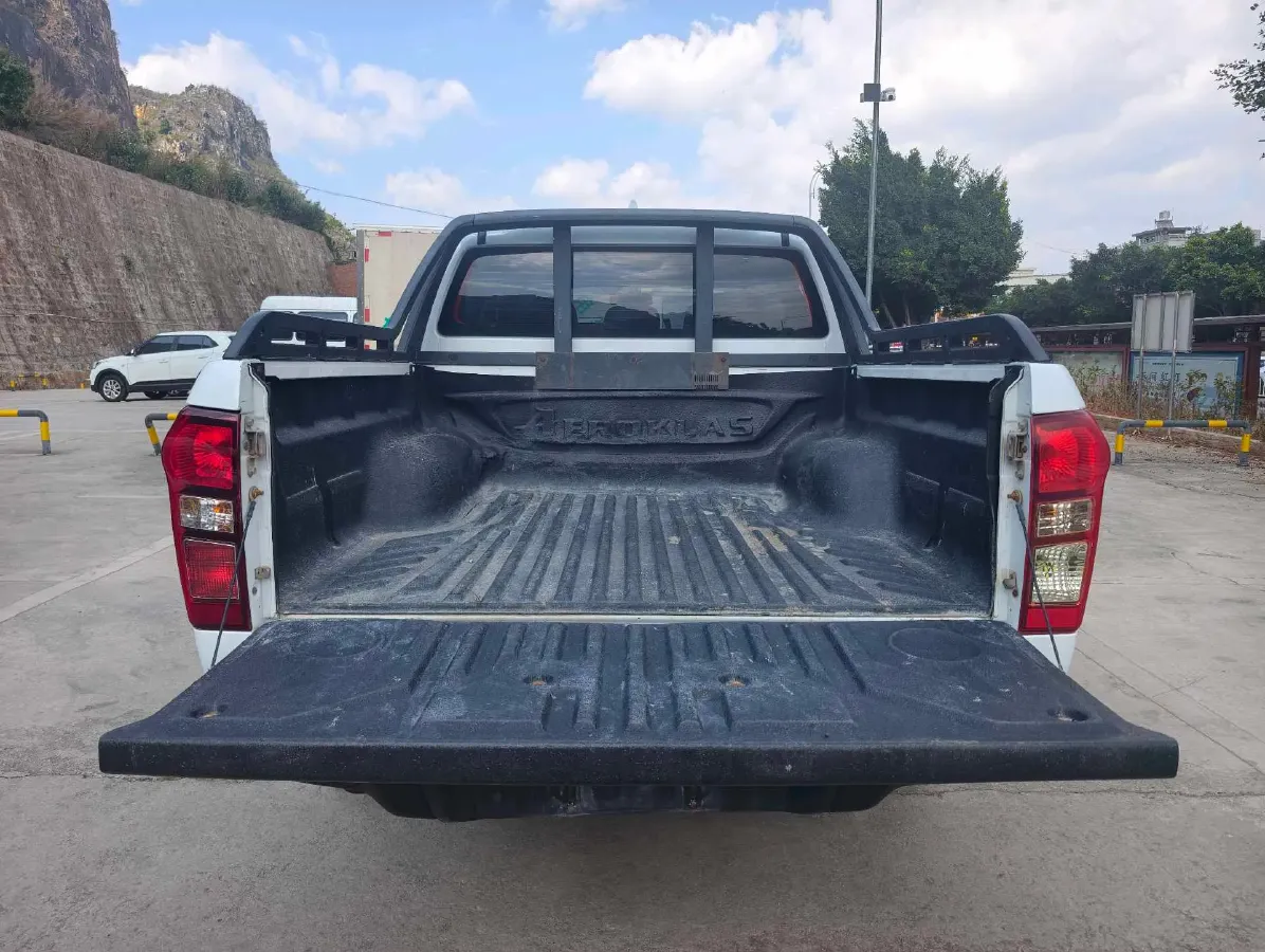 2019 Isuzu D-MAX 3.0T 177HP L4 6MT,autocango,china used car exporter,china ev exporter,chinese used car exporter,chinese used ev exporter