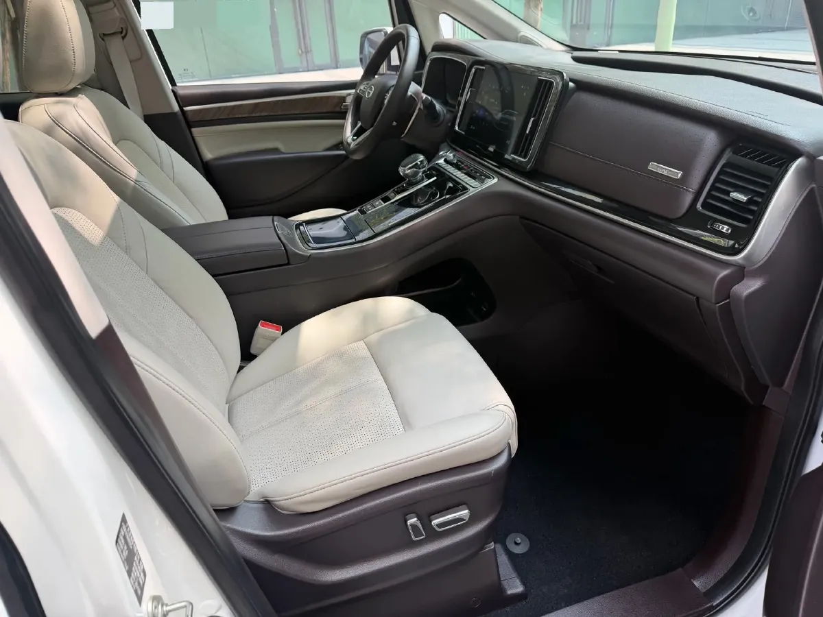 2021 GAC Trumpchi M8 2.0T 252HP L4 8AT,autocango,china used car exporter,china ev exporter,chinese used car exporter,chinese used ev exporter