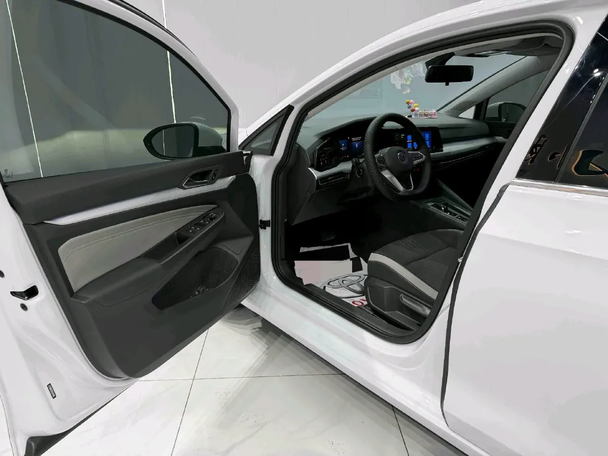 2023 Volkswagen Golf 1.4T 150HP L4 7DCT,autocango,china used car exporter,china ev exporter,chinese used car exporter,chinese used ev exporter