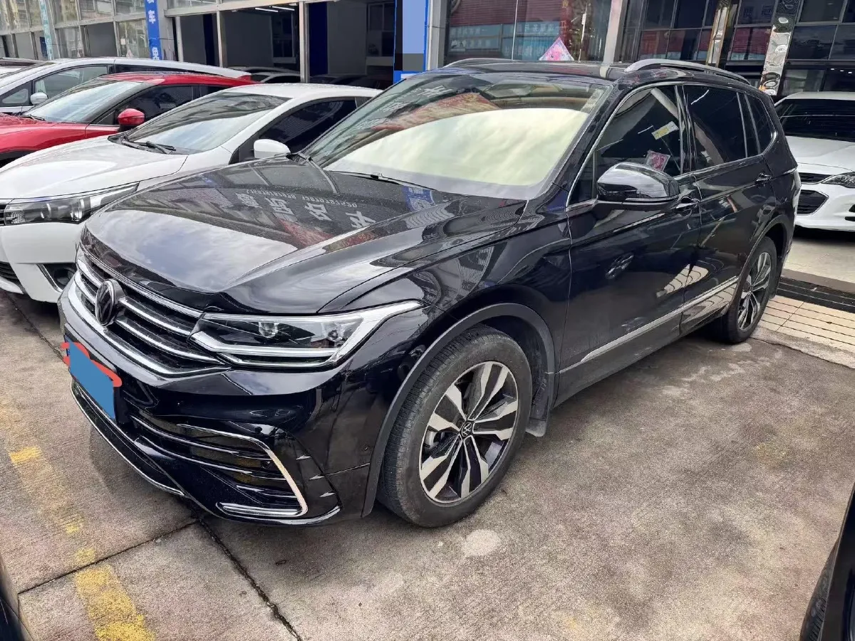 2025 Volkswagen Tiguan L 2.0T 186HP L4 7DCT,autocango,china used car exporter,china ev exporter,chinese used car exporter,chinese used ev exporter