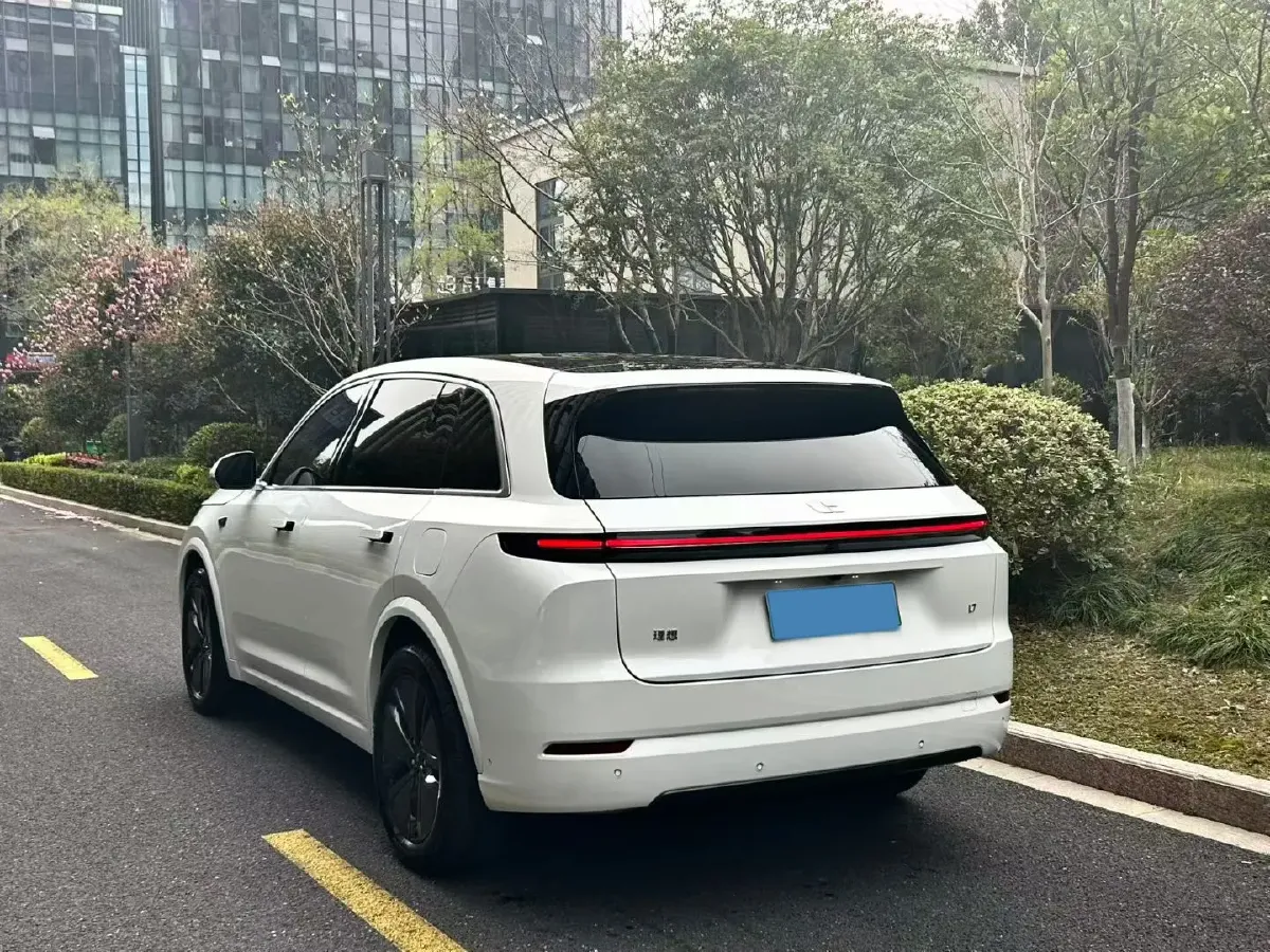 2024 Li L8 Range Extended 154HP REEV 42.8KWH,autocango,china used car exporter,china ev exporter,chinese used car exporter,chinese used ev exporter
