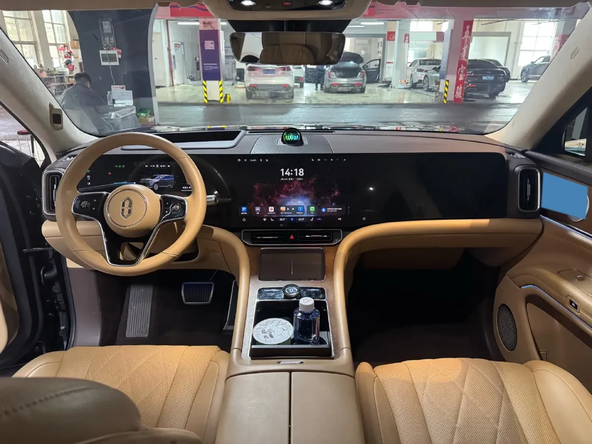 2024 AITO AITO M9 1.5T 152HP L4 REEV 42KWH,autocango,china used car exporter,china ev exporter,chinese used car exporter,chinese used ev exporter