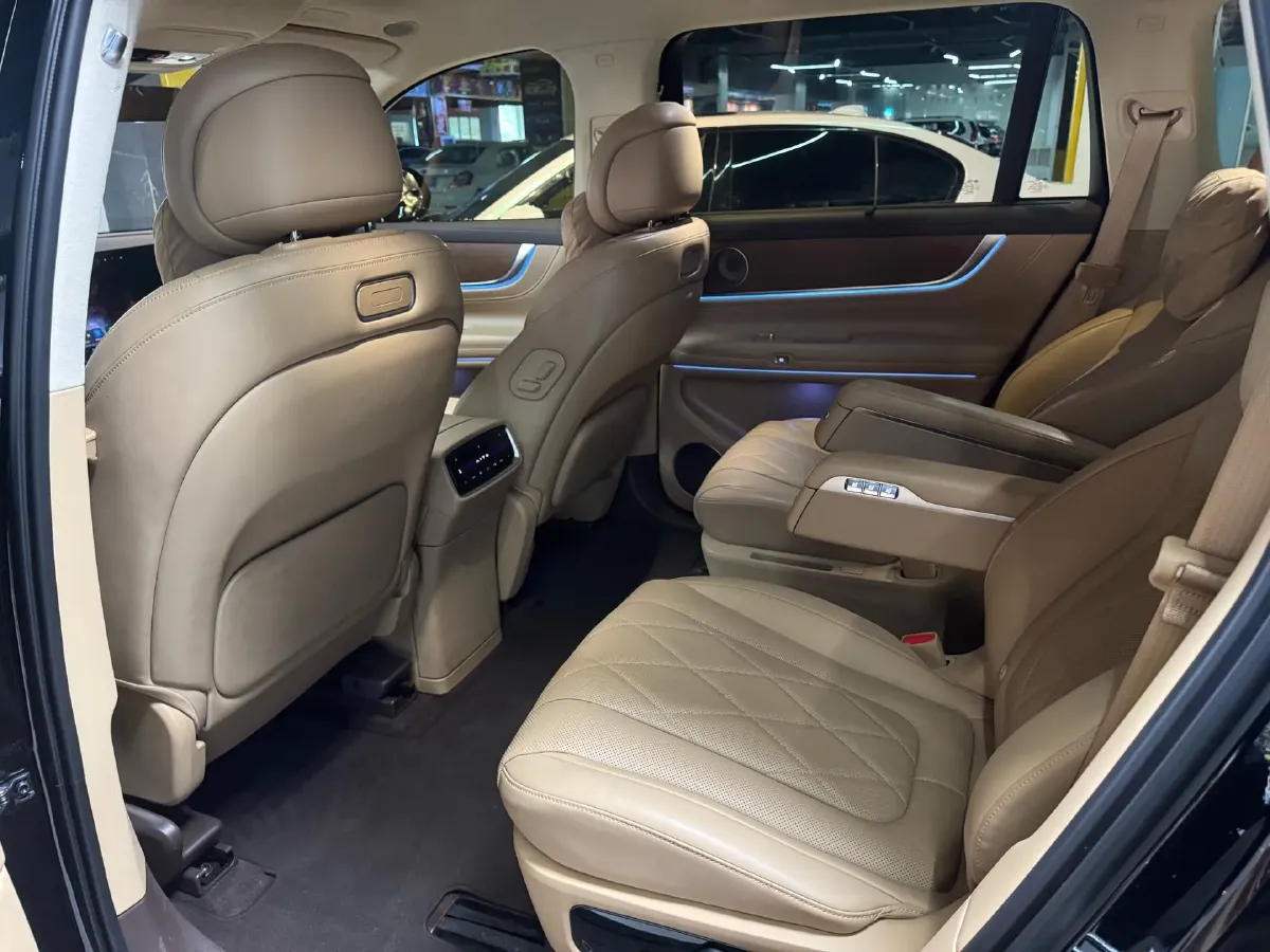 2024 AITO AITO M9 1.5T 152HP L4 REEV 42KWH,autocango,china used car exporter,china ev exporter,chinese used car exporter,chinese used ev exporter