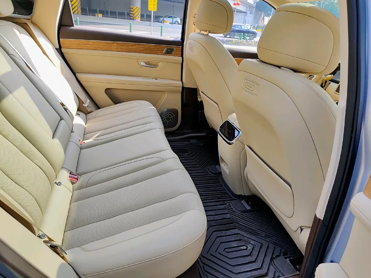 2024 AITO AITO M7 1.5T 152HP L4 REEV 40KWH,autocango,china used car exporter,china ev exporter,chinese used car exporter,chinese used ev exporter