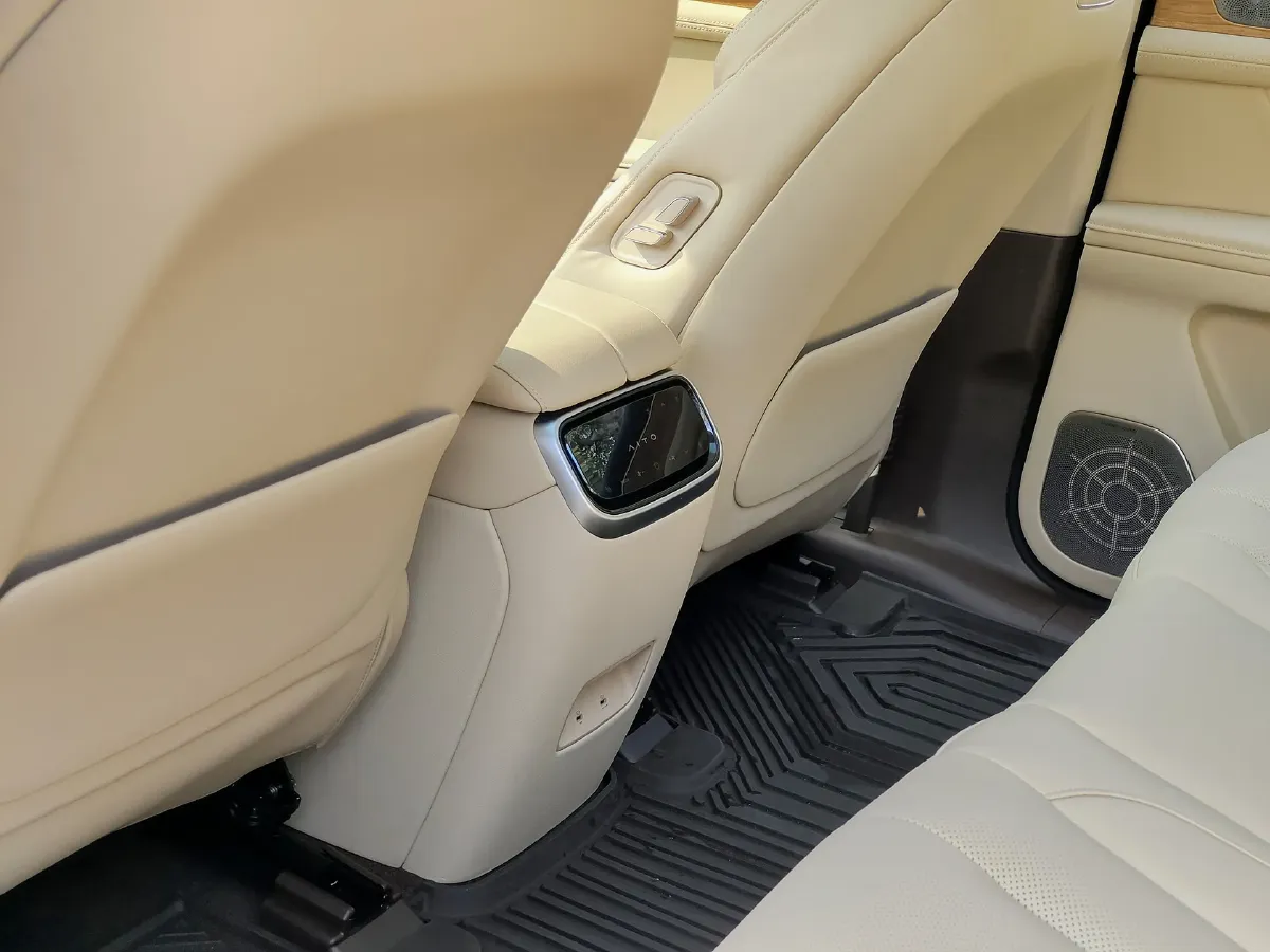 2024 AITO AITO M7 1.5T 152HP L4 REEV 40KWH,autocango,china used car exporter,china ev exporter,chinese used car exporter,chinese used ev exporter