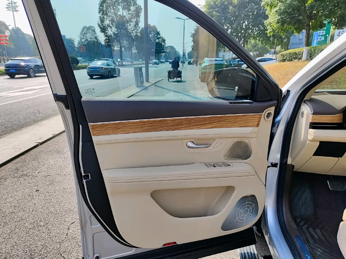 2024 AITO AITO M7 1.5T 152HP L4 REEV 40KWH,autocango,china used car exporter,china ev exporter,chinese used car exporter,chinese used ev exporter