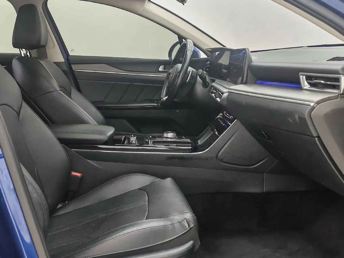 2021 Toyota Camry 2.0L 178HP L4 CVT,autocango,china used car exporter,china ev exporter,chinese used car exporter,chinese used ev exporter