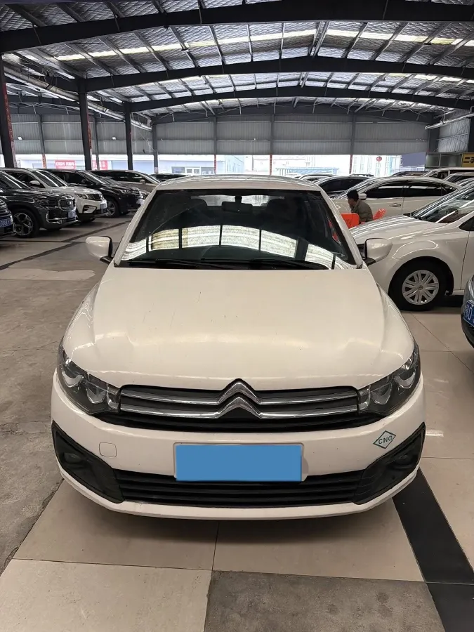 2017 HuangHai XiangLong 2.8T 102HP L4 5MT,autocango,china used car exporter,china ev exporter,chinese used car exporter,chinese used ev exporter