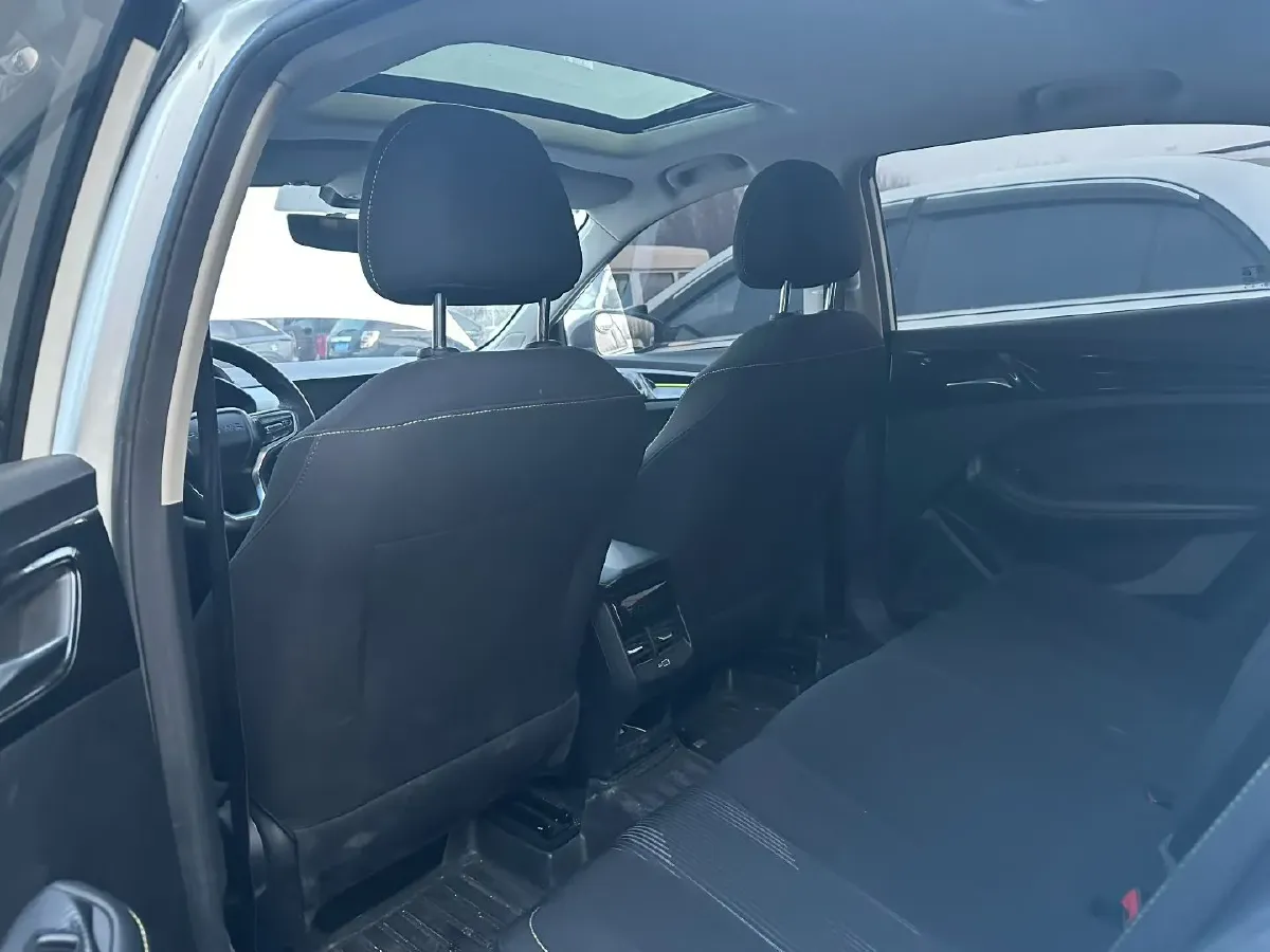 2021 Roewe i5 1.5L 120HP L4 CVT,autocango,china used car exporter,china ev exporter,chinese used car exporter,chinese used ev exporter