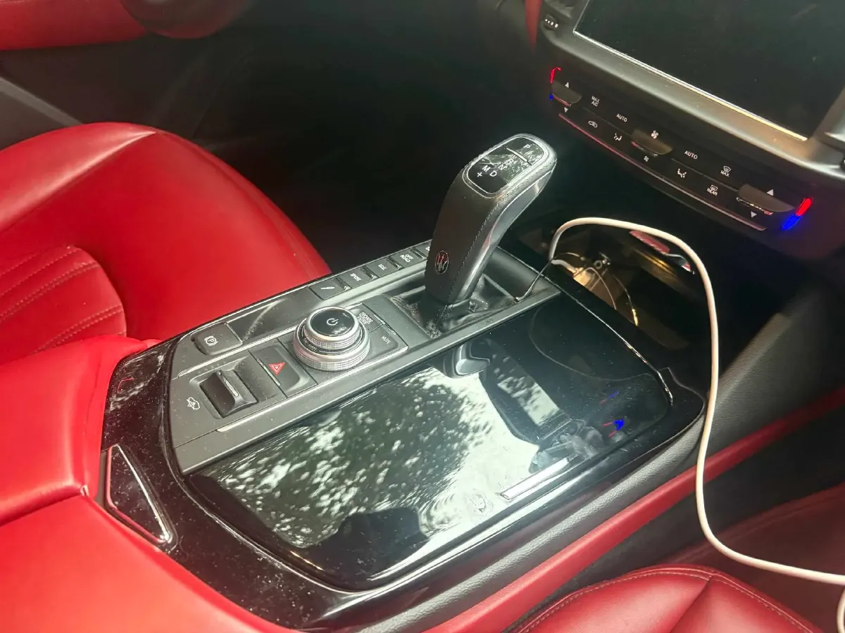 2021 Maserati Levante 3.0T 350HP V6 8AT,autocango,china used car exporter,china ev exporter,chinese used car exporter,chinese used ev exporter