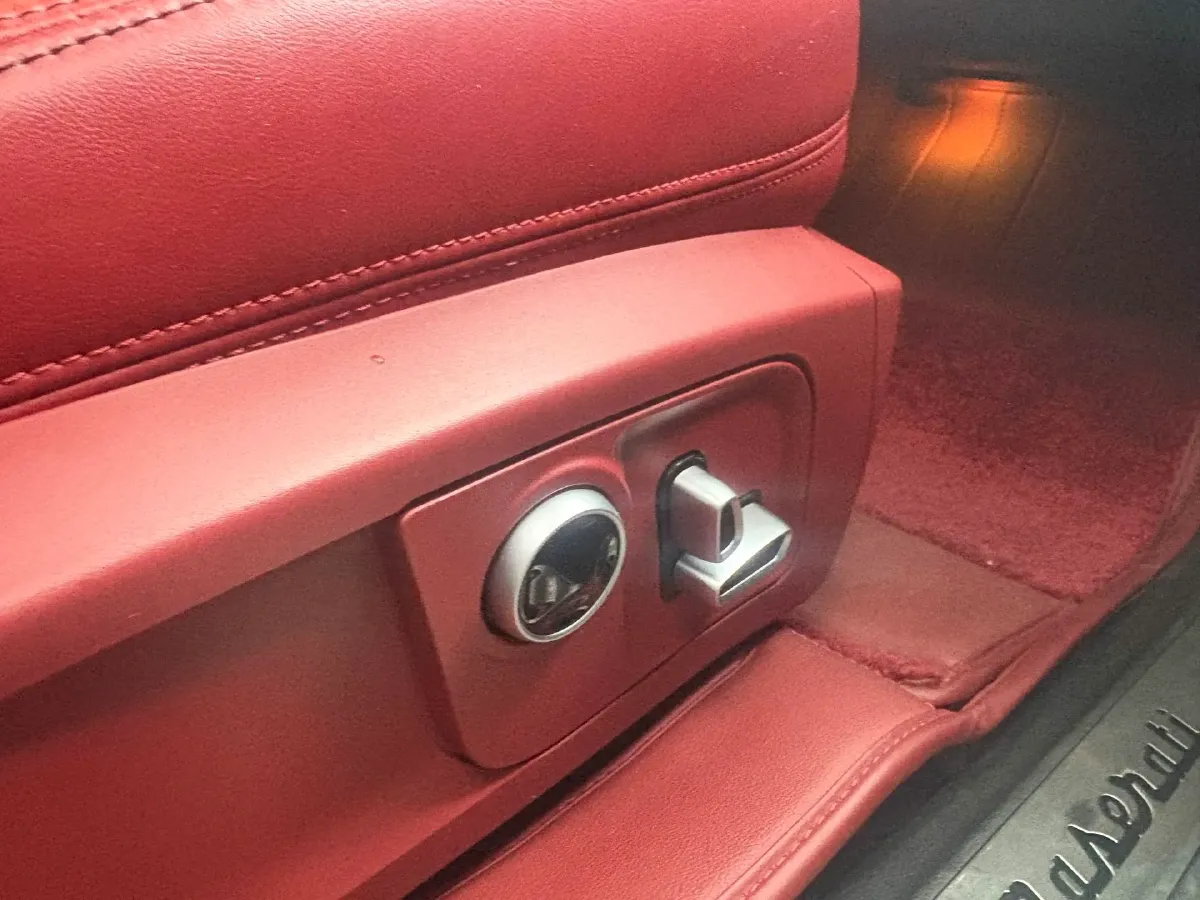 2021 Maserati Levante 3.0T 350HP V6 8AT,autocango,china used car exporter,china ev exporter,chinese used car exporter,chinese used ev exporter