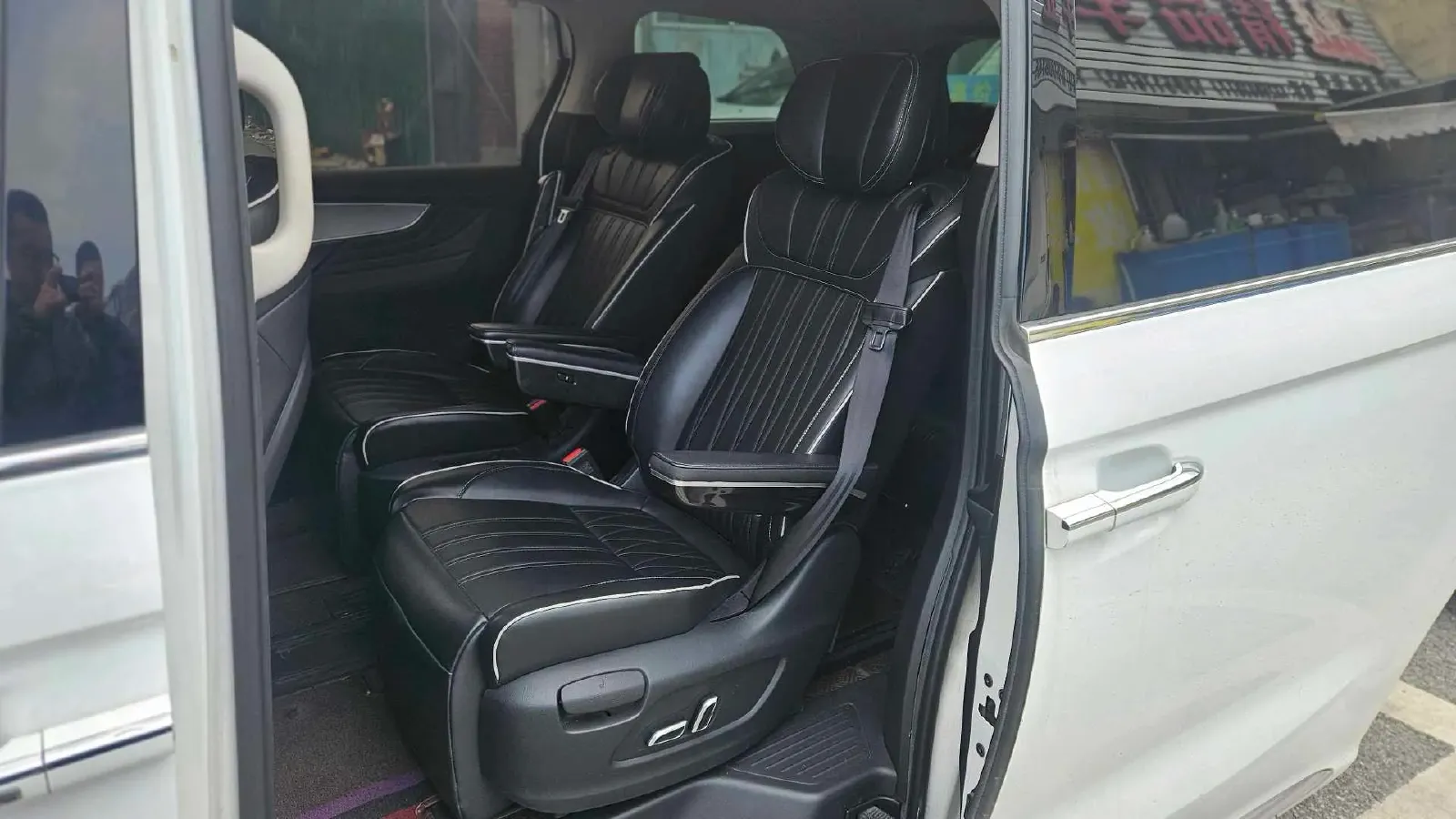 2021 Roewe iMAX8 2.0T 234HP L4 8AT,autocango,china used car exporter,china ev exporter,chinese used car exporter,chinese used ev exporter