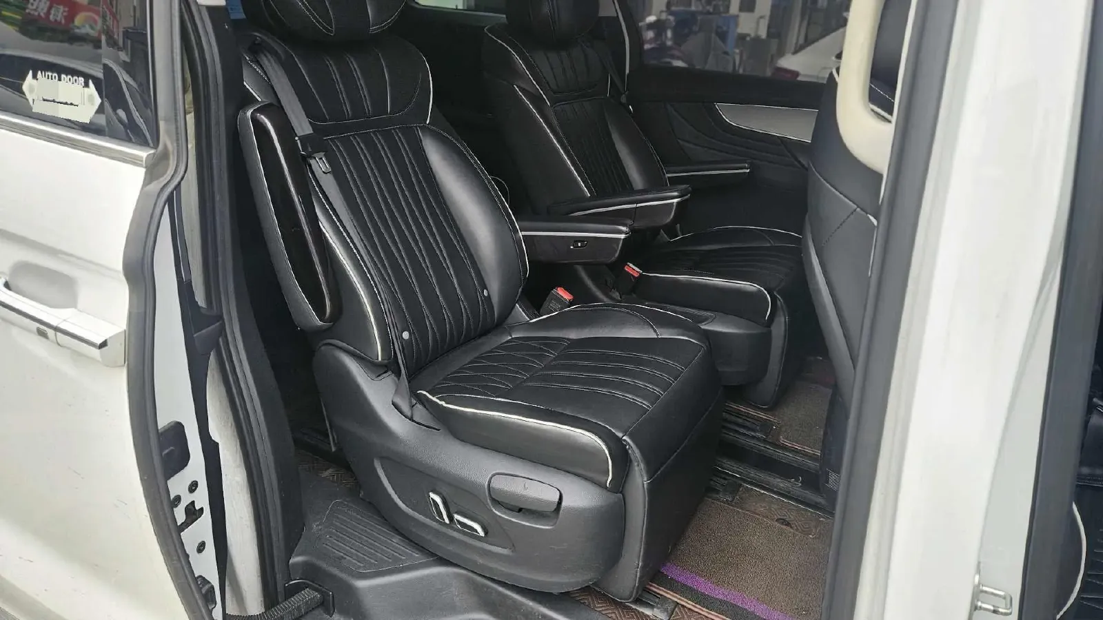 2021 Roewe iMAX8 2.0T 234HP L4 8AT,autocango,china used car exporter,china ev exporter,chinese used car exporter,chinese used ev exporter