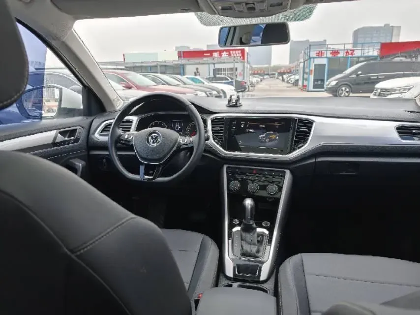 2022 Volkswagen T-Roc 1.4T 150HP L4 7DCT,autocango,china used car exporter,china ev exporter,chinese used car exporter,chinese used ev exporter