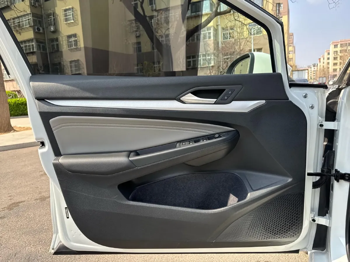 2024 Volkswagen Golf 1.4T 150HP L4 7DCT,autocango,china used car exporter,china ev exporter,chinese used car exporter,chinese used ev exporter