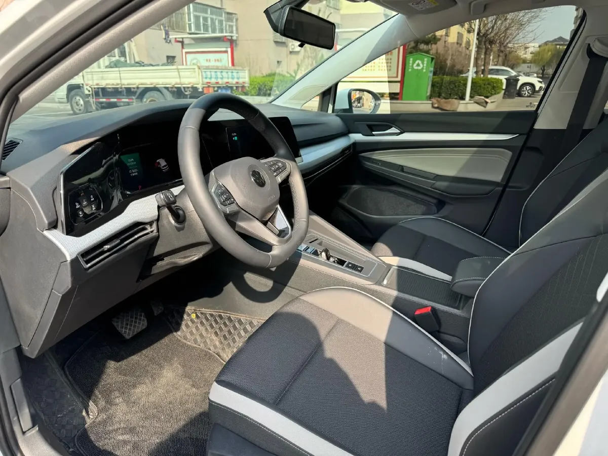 2024 Volkswagen Golf 1.4T 150HP L4 7DCT,autocango,china used car exporter,china ev exporter,chinese used car exporter,chinese used ev exporter