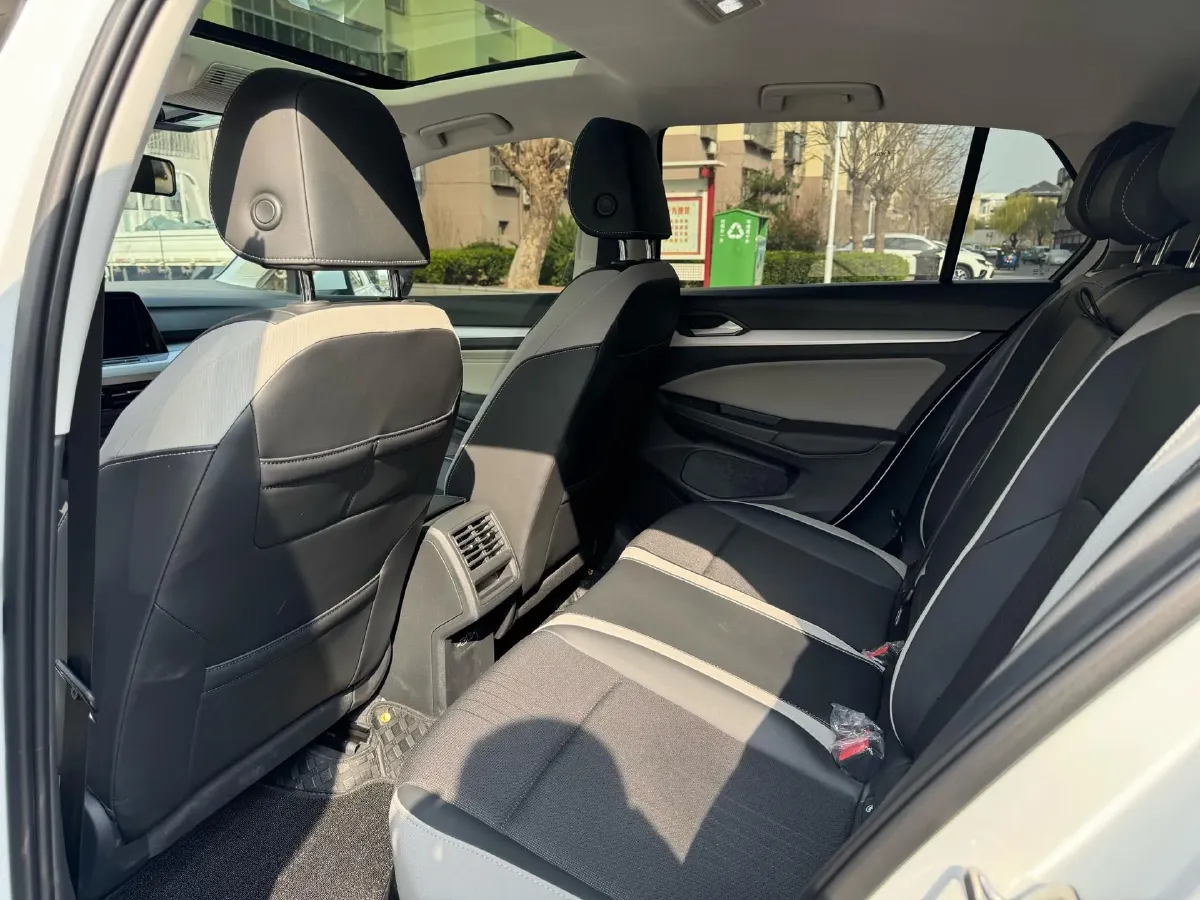 2024 Volkswagen Golf 1.4T 150HP L4 7DCT,autocango,china used car exporter,china ev exporter,chinese used car exporter,chinese used ev exporter