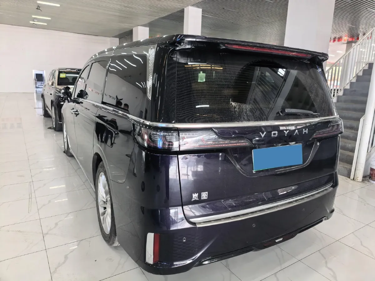 2024 Voyah Dream 1.5T 150HP L4 PHEV 43KWH,autocango,china used car exporter,china ev exporter,chinese used car exporter,chinese used ev exporter