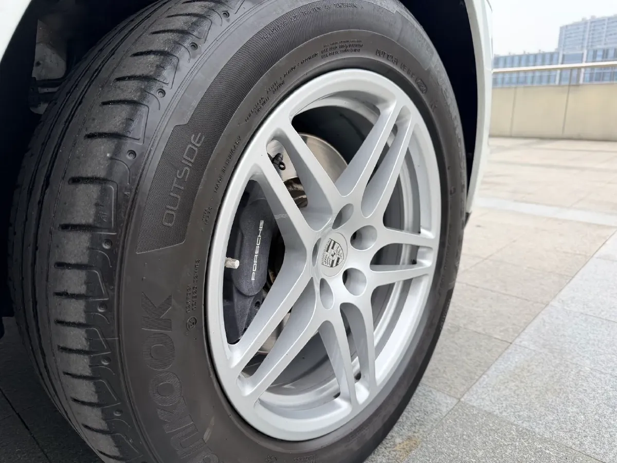 2020 Porsche Macan 2.0T 252HP L4 7DCT,autocango,china used car exporter,china ev exporter,chinese used car exporter,chinese used ev exporter