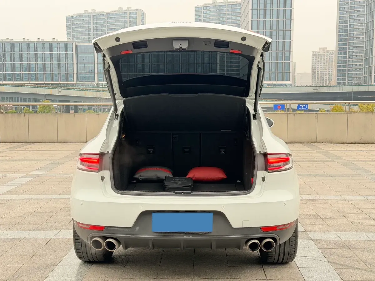 2020 Porsche Macan 2.0T 252HP L4 7DCT,autocango,china used car exporter,china ev exporter,chinese used car exporter,chinese used ev exporter