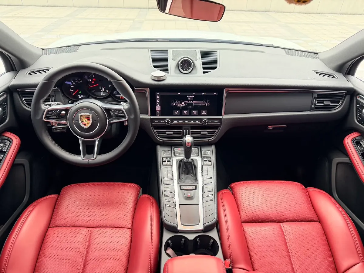 2020 Porsche Macan 2.0T 252HP L4 7DCT,autocango,china used car exporter,china ev exporter,chinese used car exporter,chinese used ev exporter