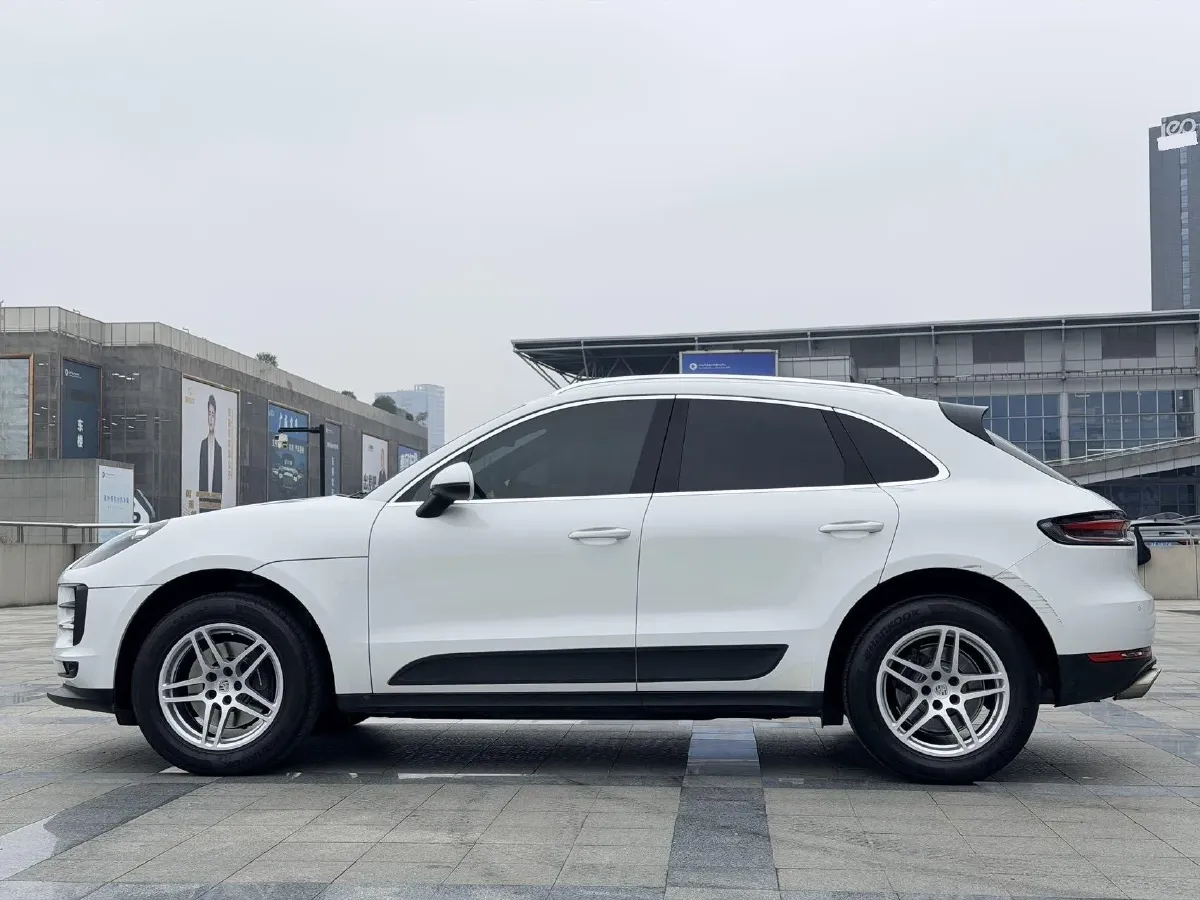 2020 Porsche Macan 2.0T 252HP L4 7DCT,autocango,china used car exporter,china ev exporter,chinese used car exporter,chinese used ev exporter