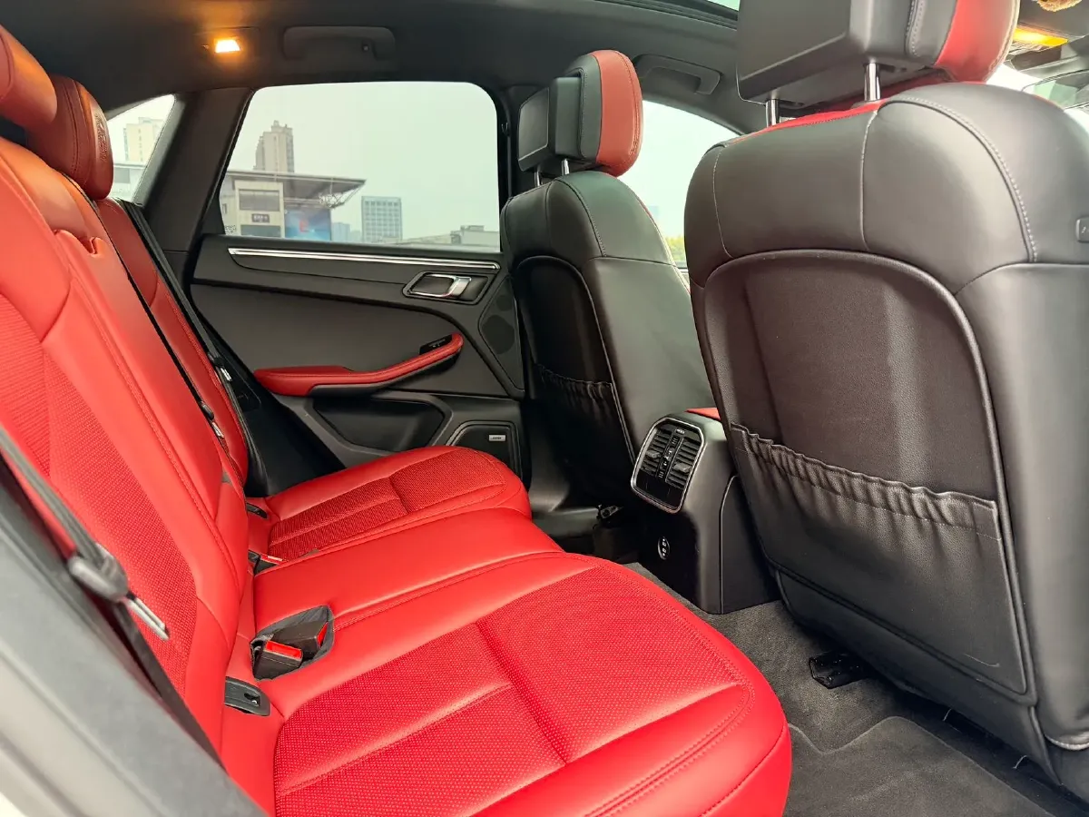 2020 Porsche Macan 2.0T 252HP L4 7DCT,autocango,china used car exporter,china ev exporter,chinese used car exporter,chinese used ev exporter