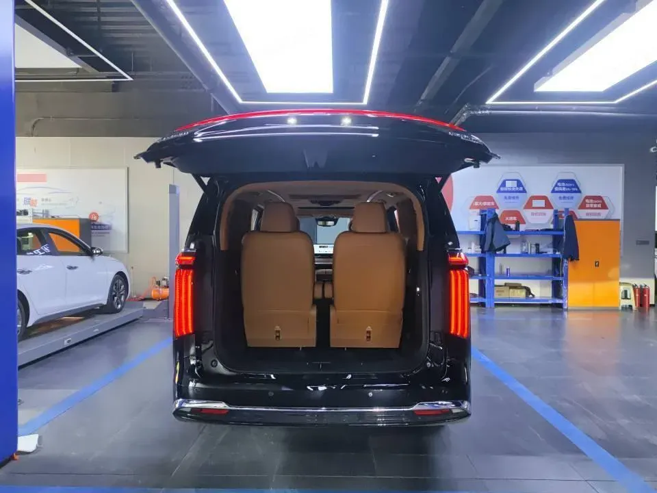 2024 Voyah ZhuiGuang 1.5T 136HP L4 PHEV 43KWH,autocango,china used car exporter,china ev exporter,chinese used car exporter,chinese used ev exporter