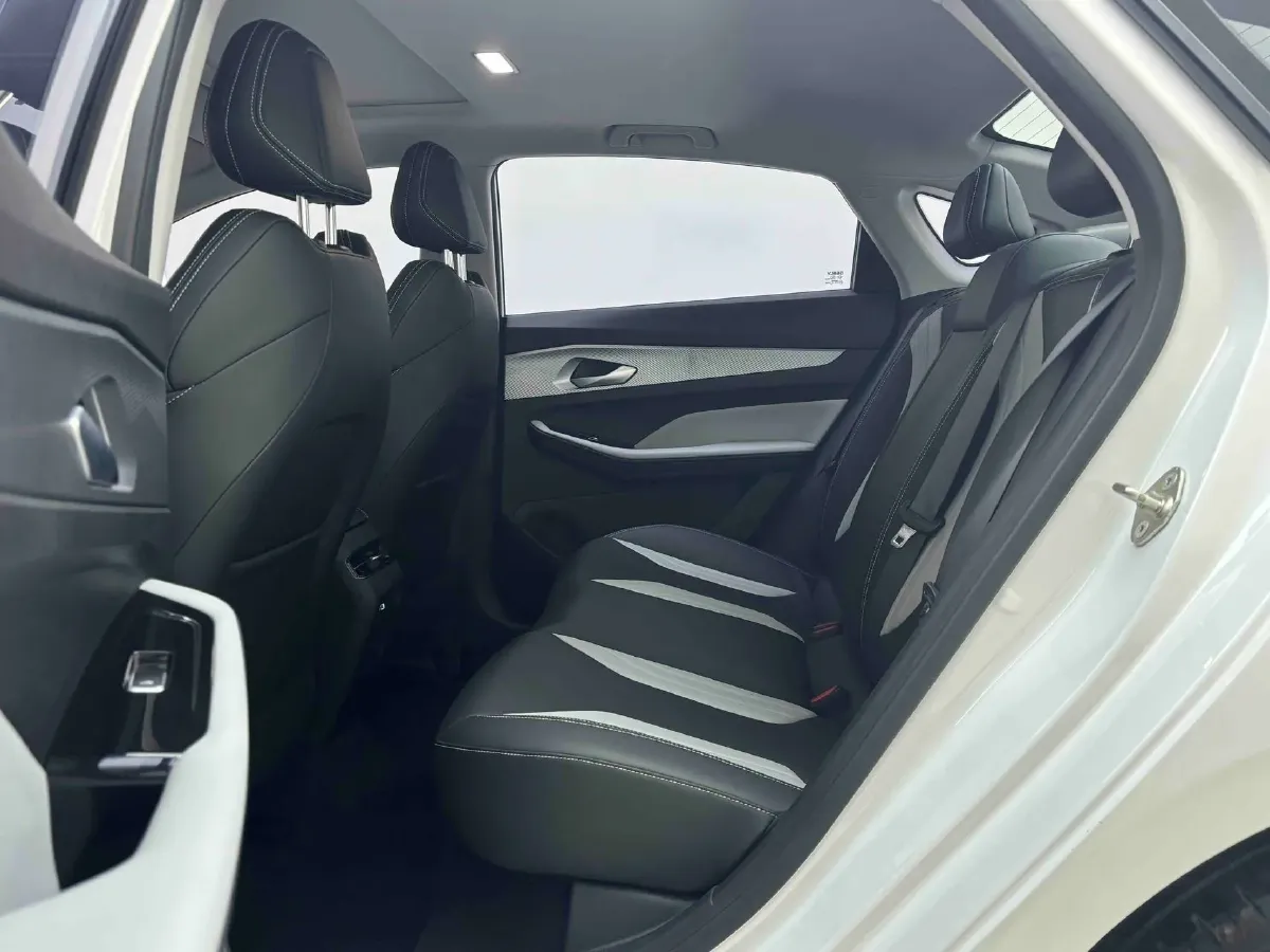 2024 Geely Binray 1.5T 181HP L4 7DCT,autocango,china used car exporter,china ev exporter,chinese used car exporter,chinese used ev exporter