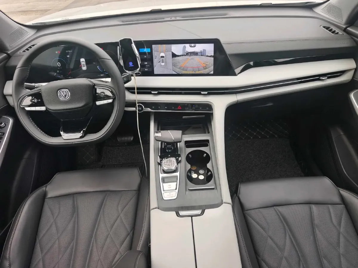 2024 ChangAn CS75 Plus 1.5T 188HP L4 8AT,autocango,china used car exporter,china ev exporter,chinese used car exporter,chinese used ev exporter