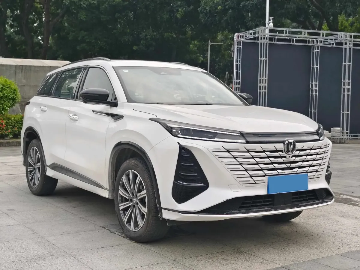 2024 ChangAn CS75 Plus 1.5T 188HP L4 8AT,autocango,china used car exporter,china ev exporter,chinese used car exporter,chinese used ev exporter