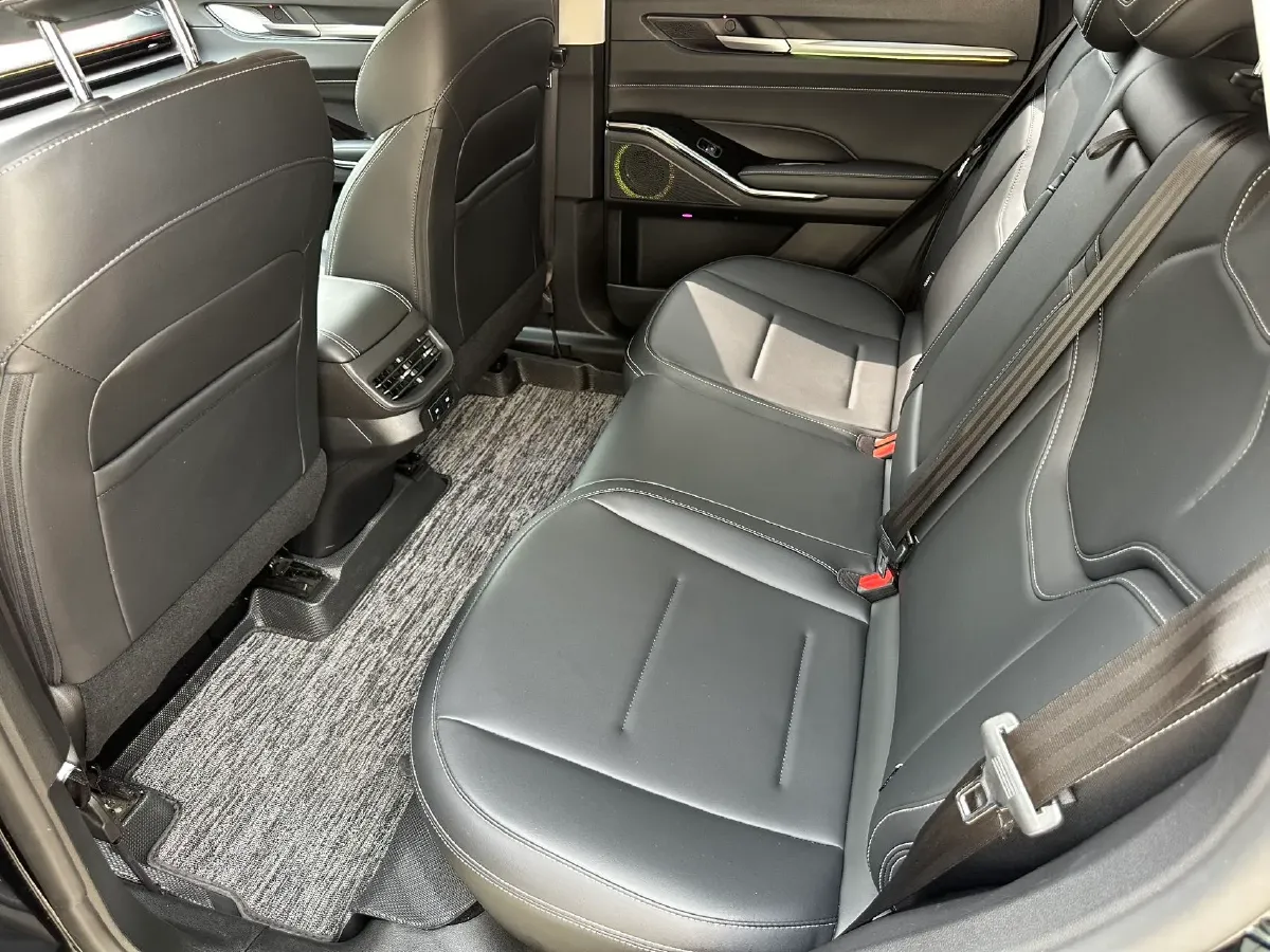 2024 Haval H6 1.5T 184HP L4 7DCT,autocango,china used car exporter,china ev exporter,chinese used car exporter,chinese used ev exporter