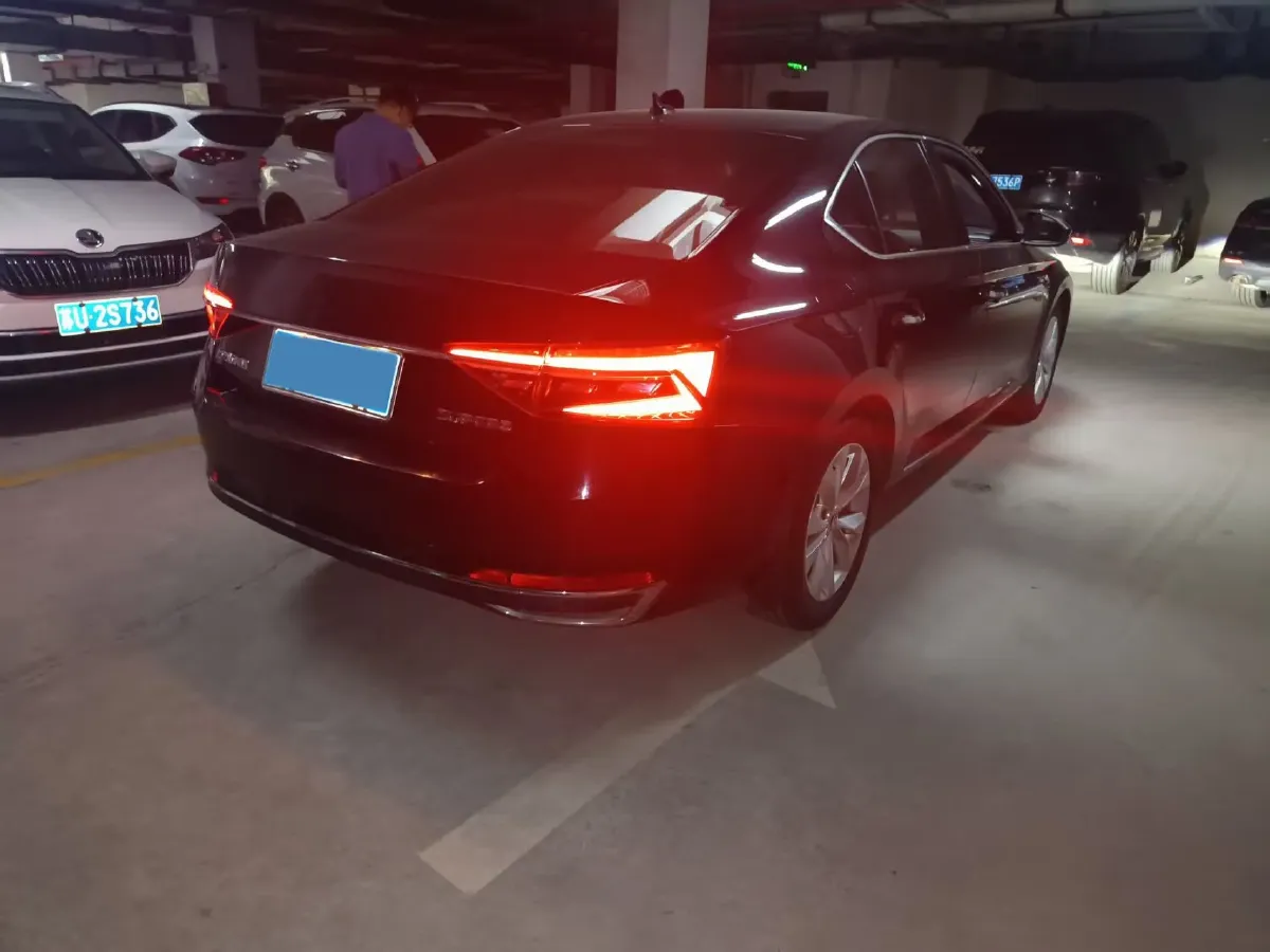 2021 Skoda Superb 1.4T 150HP L4 7DCT,autocango,china used car exporter,china ev exporter,chinese used car exporter,chinese used ev exporter