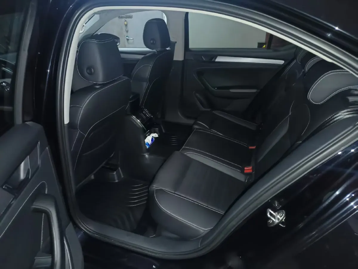 2021 Skoda Superb 1.4T 150HP L4 7DCT,autocango,china used car exporter,china ev exporter,chinese used car exporter,chinese used ev exporter