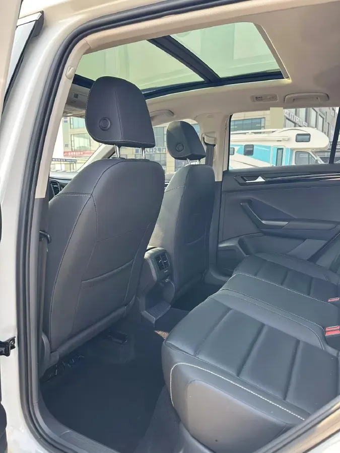 2022 Volkswagen T-Roc 1.4T 150HP L4 7DCT,autocango,china used car exporter,china ev exporter,chinese used car exporter,chinese used ev exporter