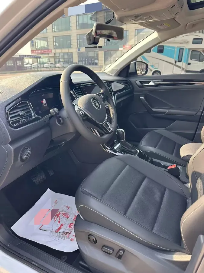 2022 Volkswagen T-Roc 1.4T 150HP L4 7DCT,autocango,china used car exporter,china ev exporter,chinese used car exporter,chinese used ev exporter