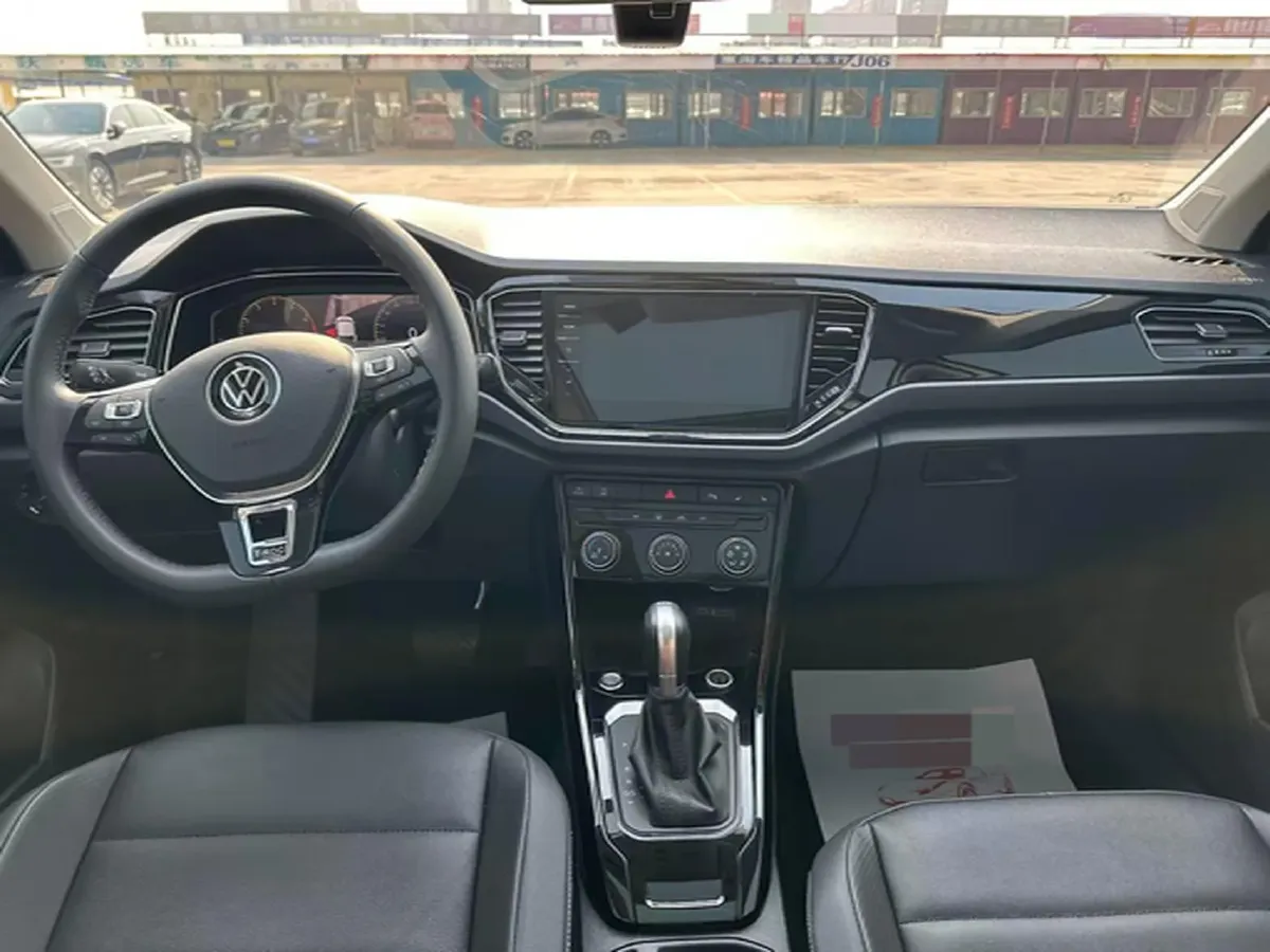 2022 Volkswagen T-Roc 1.4T 150HP L4 7DCT,autocango,china used car exporter,china ev exporter,chinese used car exporter,chinese used ev exporter