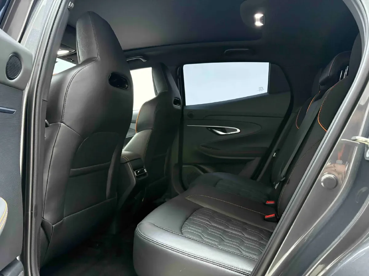 2022 ChangAn UNI-T 1.5T 188HP L4 7DCT,autocango,china used car exporter,china ev exporter,chinese used car exporter,chinese used ev exporter