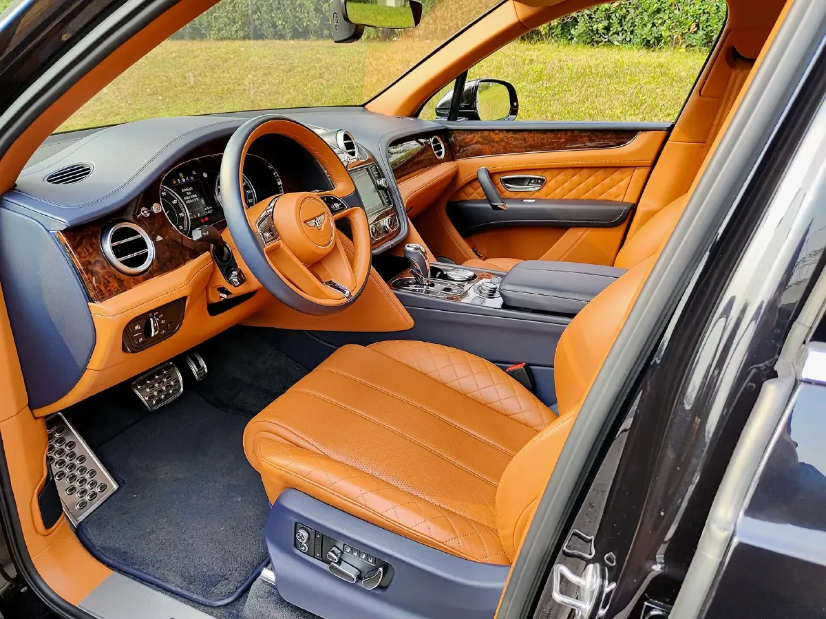 2016 Bentley Bentayga 6.0T 608HP W12 8AT,autocango,china used car exporter,china ev exporter,chinese used car exporter,chinese used ev exporter