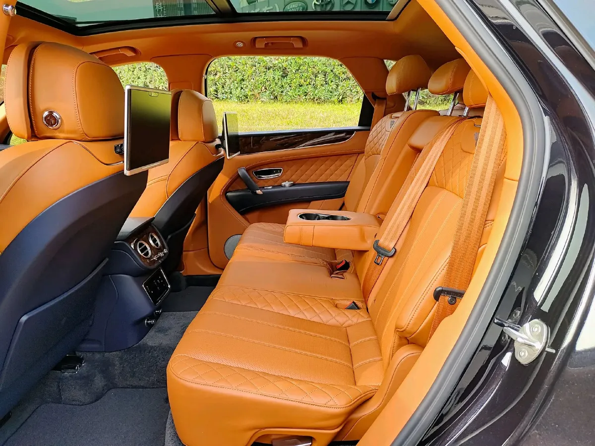 2016 Bentley Bentayga 6.0T 608HP W12 8AT,autocango,china used car exporter,china ev exporter,chinese used car exporter,chinese used ev exporter