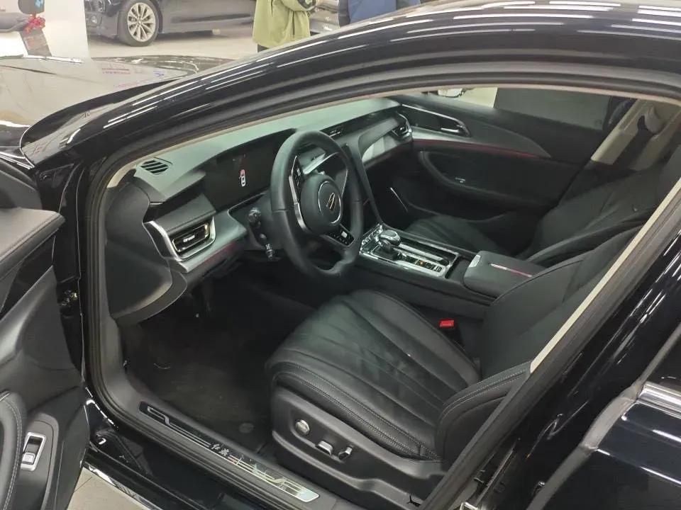 2024 HongQi H5 2.0T 224HP L4 8AT,autocango,china used car exporter,china ev exporter,chinese used car exporter,chinese used ev exporter