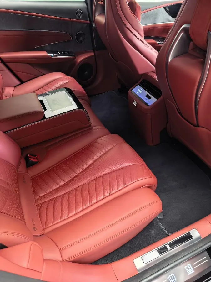 2025 YangWang U7 BEV 135.5KWH,autocango,china used car exporter,china ev exporter,chinese used car exporter,chinese used ev exporter